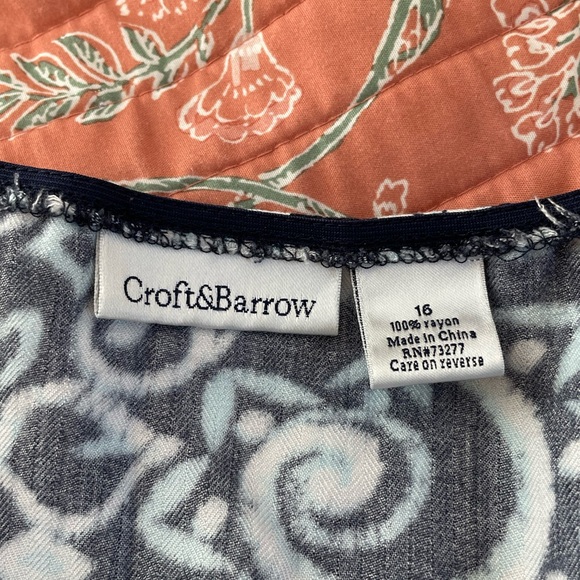 Soft Knit Blue & White Paisley Pull On Knee Length Skirt - Picture 7 of 7